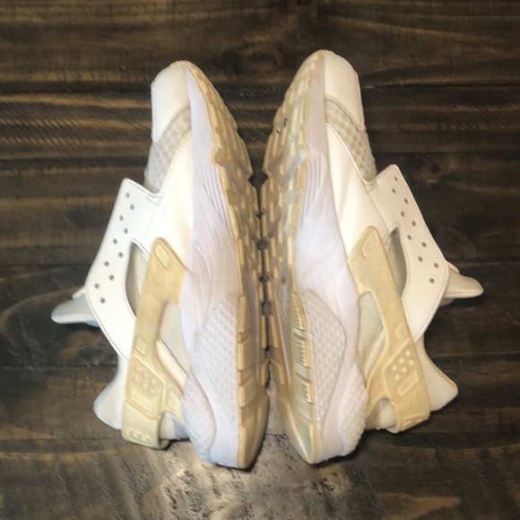 NIKE AIR HUARACHE white/cream 10.5 womens - Picture 2 of 7